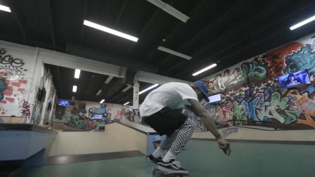 Vans Old Skool Re­mov­able Side­stripe Black sneakers worn by Lil Wayne in his Piano Trap & Not Me (Official Music Video)