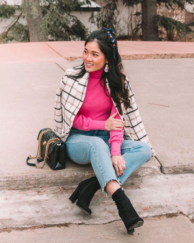 Tis­sue Turtle­neck of Lily Rose on the Instagram account @withlovelilyrose