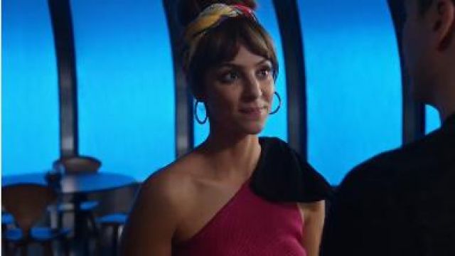 Pink One Shoul­der Top worn by Zari Tomaz (Tala Ashe) in DC's Legends of Tomorrow Season 5 Episode 10