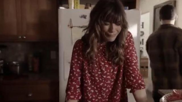 Lucky Brand Gem­ma Flo­ral Smocked Blouse worn by Shannon Diaz (Devin Kelley) in 9-1-1 Season 3 Episode 15