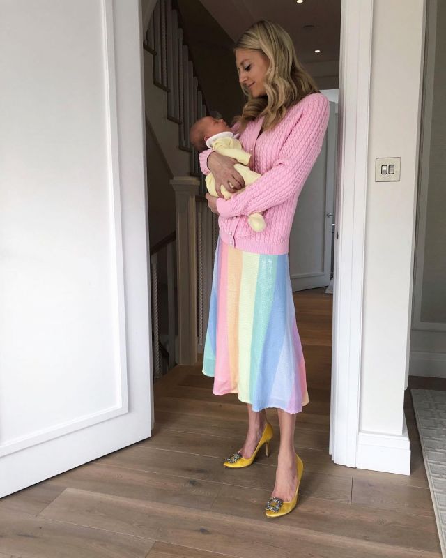 Olivia Rubin Rain­bow Skirt of Laura Wills on the Instagram account @thefashionbugblog