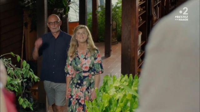 Le bermuda gris clair porté par Frank O'Toole (James Faulk­ner) dans Meurtres au paradis (S07E03)