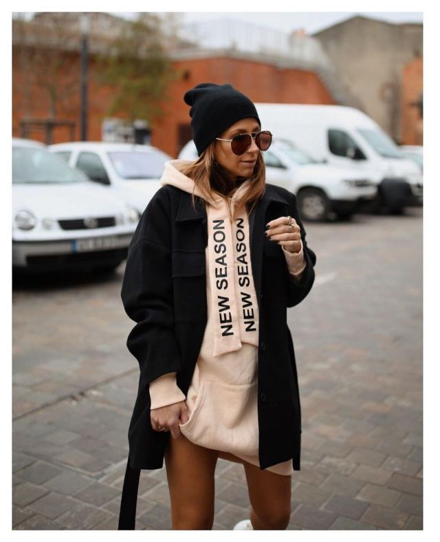 The dress Hoody and Tape with Slogan of Cindy on his account Instagram @boho_addict