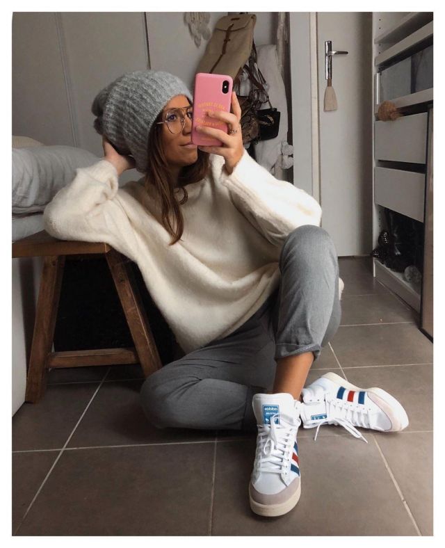 Le bon­net cô­telé en gris de Cindy sur son compte Instagram @boho_addict