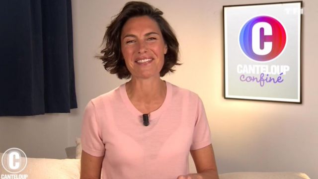 Le pull rose de Alessandra Sublet dans C'est Canteloup