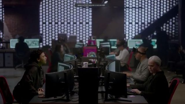 Le moniteur utilisé par Nora Antony (Andy Allo) dans Upload (S01E05)