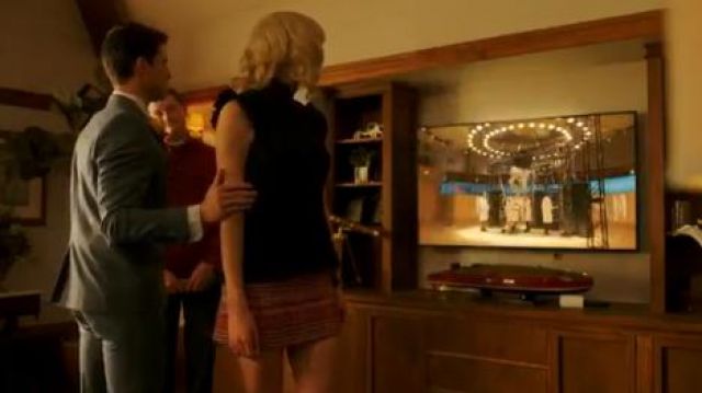 brown plaid skirt episode
