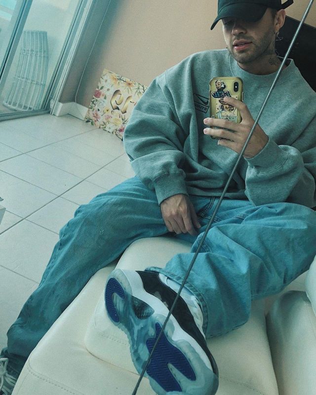 Nike Jordan 11 Retro Concord sneakers porté par Feid sur son Instagram account @feid