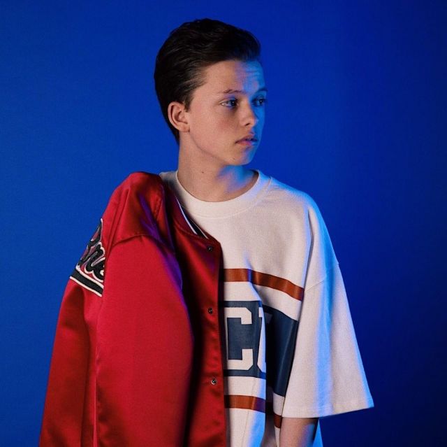 The red jacket H&M worn by Jacob Sartorius on the account Instagram @jacobsartoriuslov3 
