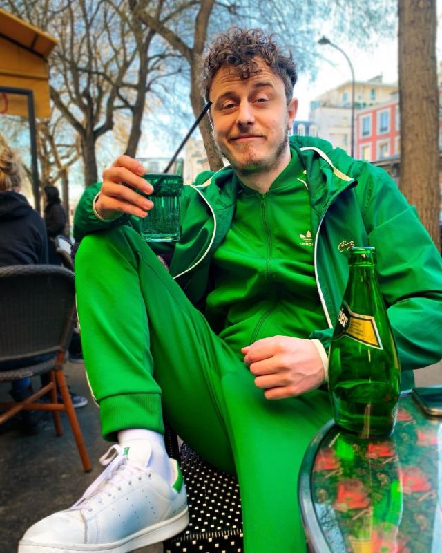 La veste de survêtement verte Adidas Originals portée par Norman Thavaud sur son compte Instagram @normanthavaud