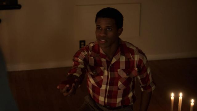 The plaid shirt of Archie Coleman (Jeremy Pope) in Hollywood (S01E06)