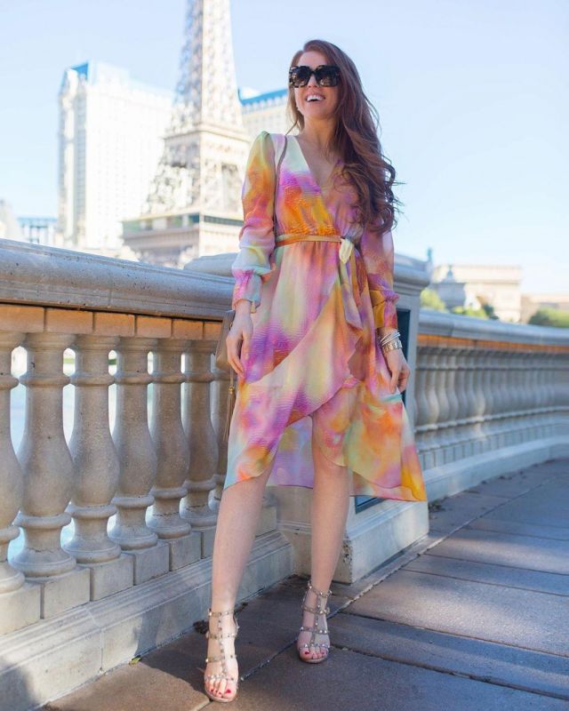 Front Wrap Duster Dress of Tara Gibson on the Instagram account @themrsgibby