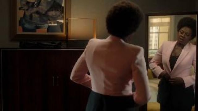 Pink Black Blaz­er worn by Annalise Keating (Viola Davis) in How to Get Away with Murder Season 6 Episode 14