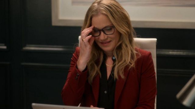 Quinn Ring Set worn by Jen Harding (Christina Applegate) in Dead to Me Season 2 Episode 2