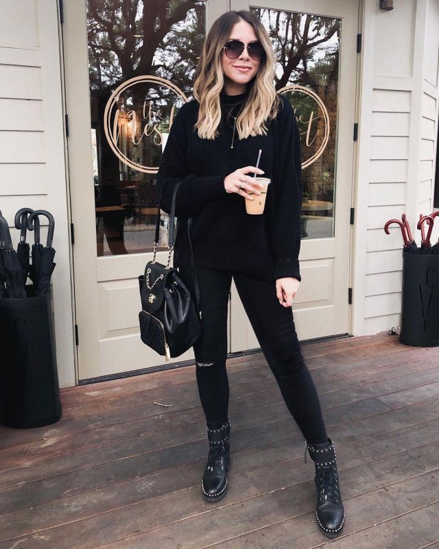 Spanx® Skin­ny Jeans of Ashley Robertson on the Instagram account @ashleyrobertson