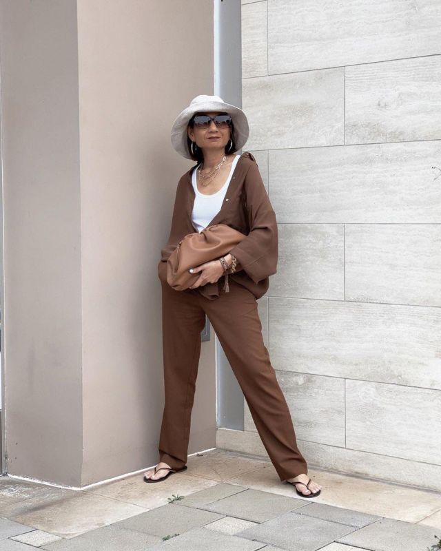 Brown Trousers of Emmy on the Instagram account @emmyinstyle