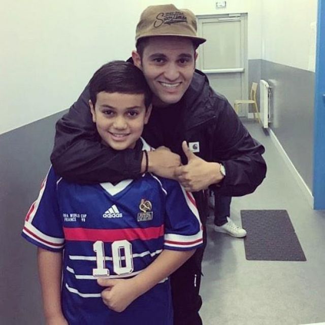 The black jacket Carhartt Malik Bentalha on his account Instagram @malikbentalha