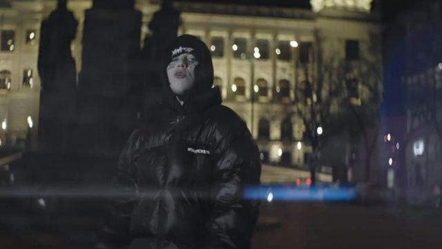 Noir doudoune portés par Lil Xan dans " Minuit à Prague (official Music Video)