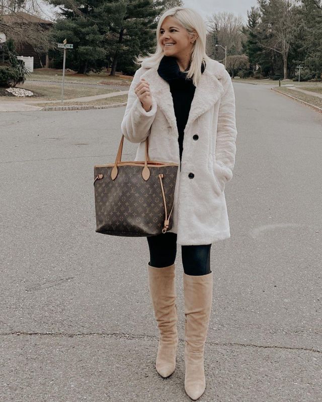 Faux Leather Leg­gings of Morgan on the Instagram account @fashionfriesx