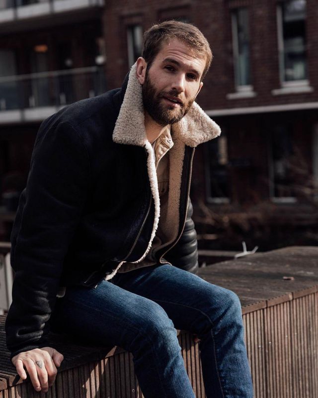 Wool Jack­et With Faux Fur Col­lar worn by Andre Hamann on his Instagram account @andrehamann