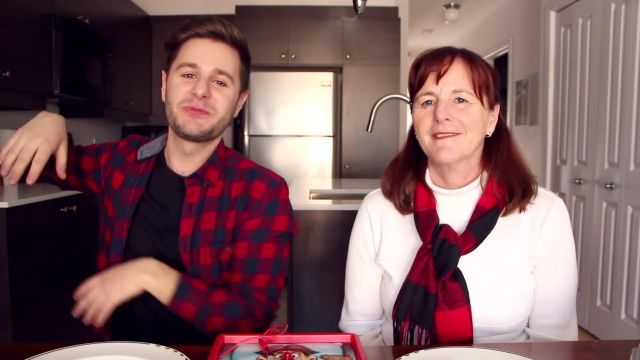 The plaid shirt red and black by Pierre-Luc Cloutier in the video I PLAY TO OPERATION FOR DINING (with the Wadamom) | PL Cloutier