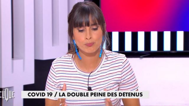 The tee shirt striped love off-white of Emilie Papathéodorou in Click the 14.05.2020