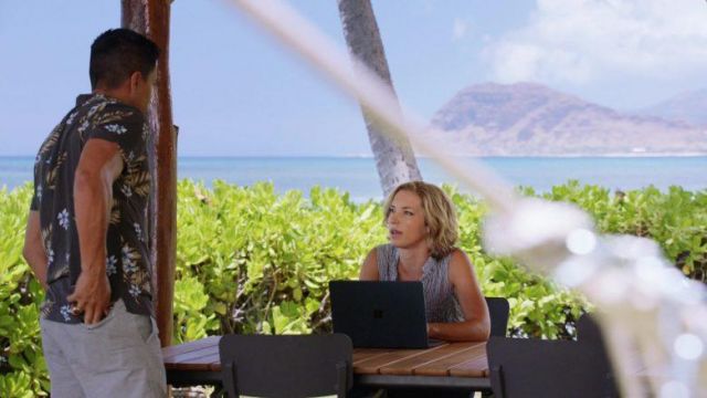 Microsoft Laptop used by Juliett Higgins (Perdita Weeks) in Magnum P.I. (S02E04)