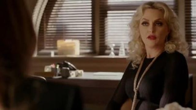 Gold Scarf worn by Alexis Carrington (Elaine Hendrix) in Dynasty Season 3 Episode 17