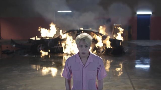 The pink shirt / purple Jin in the clip (방탄소년단) _ FIRE (불타오르네) of BTS