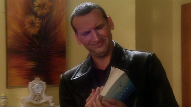 The Lovely Bones book of Doctor Who (Christopher Eccleston) as seen in Doctor Who (S01E01)