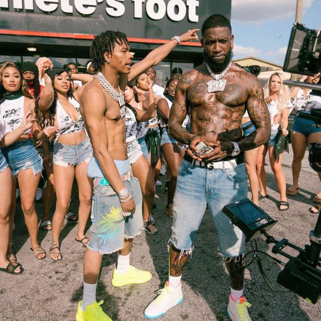 The shorts in denim Amiri worn by Lil Baby on the account Instagram of @laflare1017