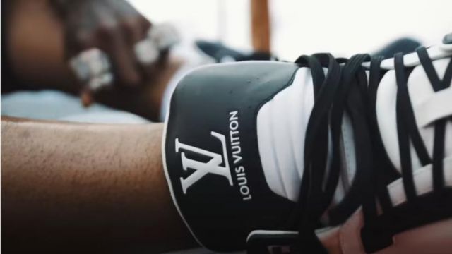 Louis Vuitton Train­er Black White sneakers worn by Moneybagg Yo in Boffum music video feat. Big 30