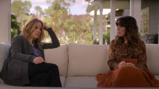 Orange Paisley Blouse worn by Judy Hale (Linda Cardellini) in Dead to Me Season 2 Episode 10