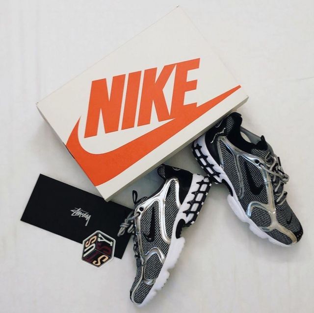 Sneakers Nike Spiridon in collaboration with Stüssy on the account Instagram of @wethenew