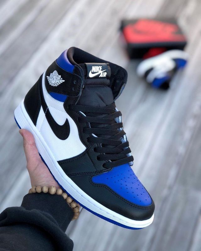 The pair of Nike Game Toe on the account Instagram of @wethenew