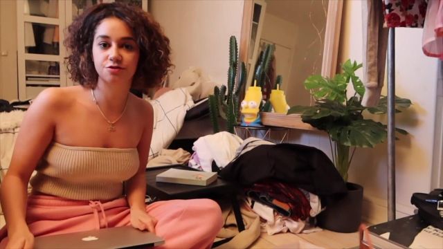 The jogging pants pink Léna Mahfouf in the video, bah I am bored what to ( VLOG ) || Léna Situations