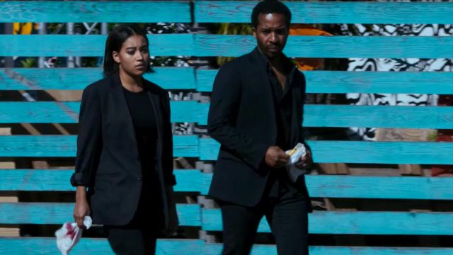 The black blazer from Julie (Amandla Stenberg) in The Eddy (S01E03)