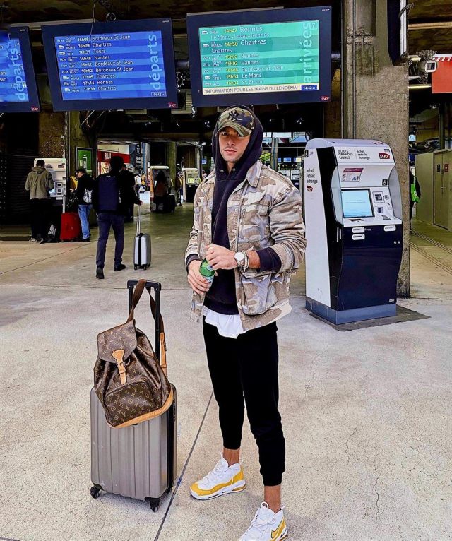 La mochila Louis Vuitton Montsouris GM de Hugo Philip en su cuenta de Instagram @hugophilip