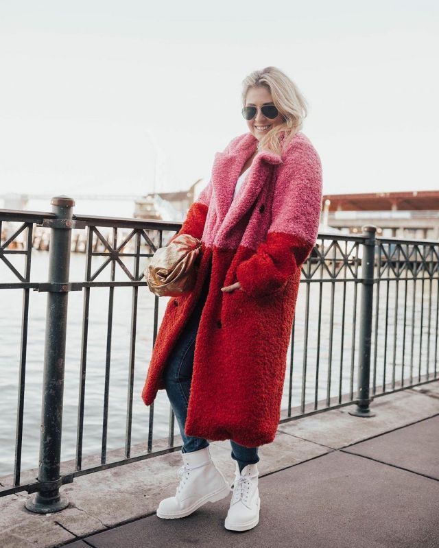 Col­or­block Faux Fur Coat of Kat Ensign on the Instagram account @katwalksf