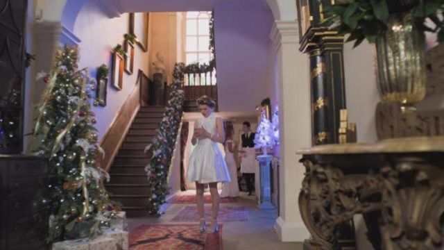 Ted Baker White Bow Dress worn by Susie (Carla Woodcock) in Free Rein: The Twelve Neighs of Christmas