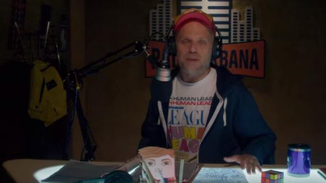 The sweat dark blue worn by Sebastian (Sebastian Wainraich) in Happy... or almost (Season 1)