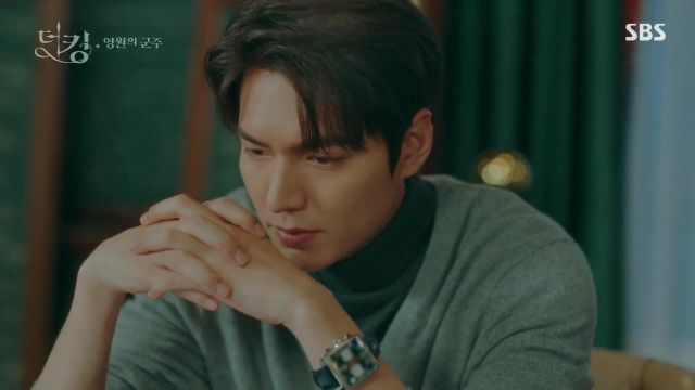 The Tag Heuer Monaco leather bracelet with Lee Gon (Lee Min-ho) in The King : Youngwonui Gunjoo (S01E11)