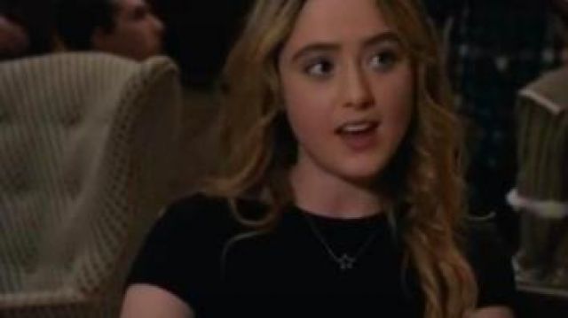 Black fitted Crew Neck T-shirt worn by Allie Pressman (Kathryn Newton) in The Society (S01E05)