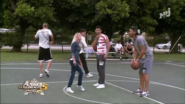 Le jogging gris foncé de Samir Benzema dans Les Anges de la télé-réalité 5