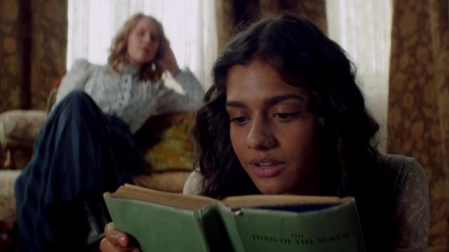 The book the Turn of the Screw by Henry James, read by Marion Quade (Madeleine Madden) in Picnic at Hanging Rock 