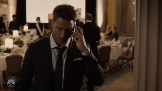 The grey tie worn by Kevin Pearson (Justin Hartley) in This Is Us (S02E05)