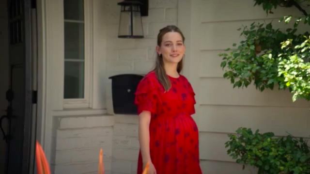 Le robe rouge de Love Quinn (Victoria Pedretti) dans YOU (S02E10)