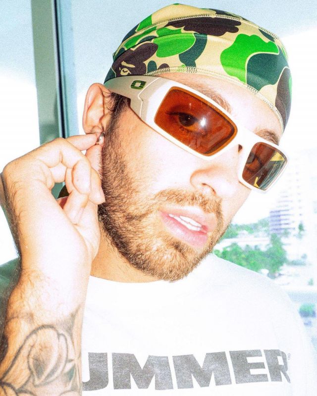 Oakley Gascan sunglasses worn by Feid on his Instagram account @feid