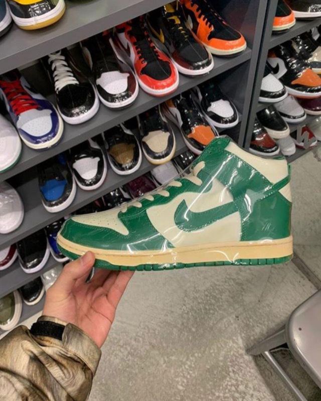 Sneakers Nike Jordan 1 retro High Turbo Green on the account Instagram of @virgilabloh