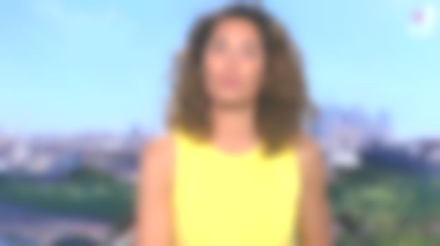 The yellow tank top perforations, decorative, details, ribbed Marie-Sophie Lacarrau in the Journal of 13 hours the 02.06.2020